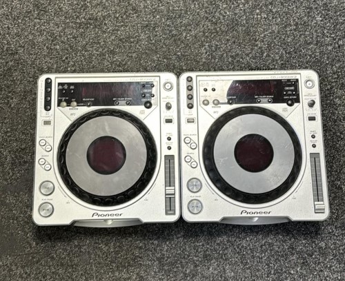 Audio Mixer Pair Of Pioneer Cdj 800Mk2 Dj CD/Mp3 Player