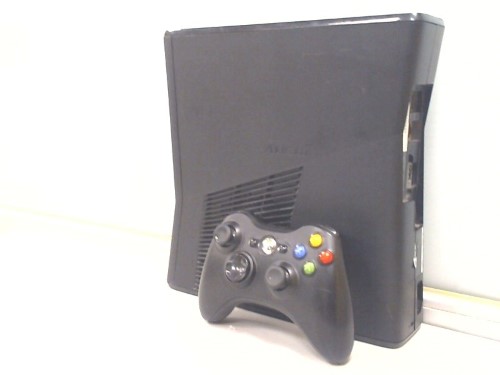 Xbox 360 250GB Slim Xbox 360 S 250GB Black | 021700353056 | Cash