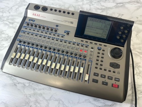 Akai Akai Dps-16 Digital Multitrack Recording Console