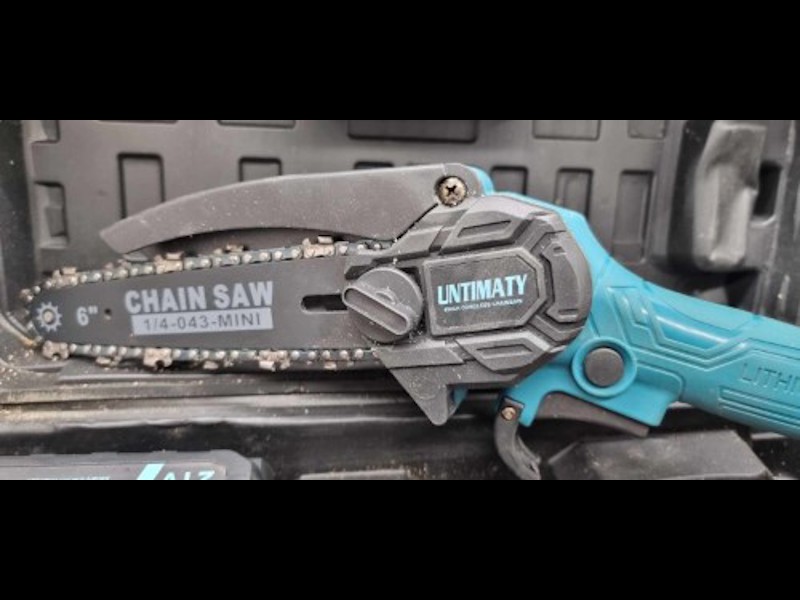 UNTIMATY 6 Mini Chainsaw with 2 Batteries 2 Chains, 6-Inch